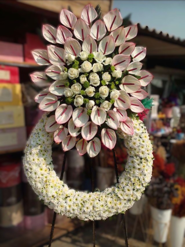 fc542f2e-acf3-4966-b61a-599ee8486201 تاج گل ترحیم و تبریک