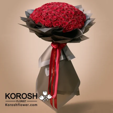 دسته گل رز قرمز فروشگاه گل کوروش