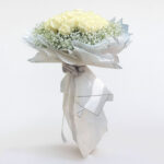 دسته گل سفید فروشگاه گل کوروش