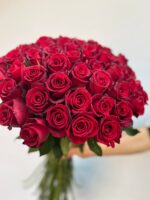 دسته گل رز قرمز