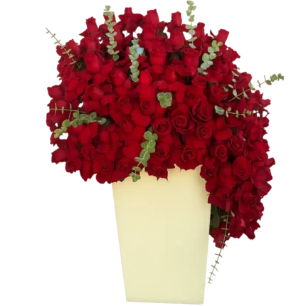 باکس گل رز قرمز فروشگاه گل کوروش