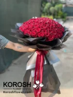 دسته گل رز قرمز فروشگاه گل کوروش